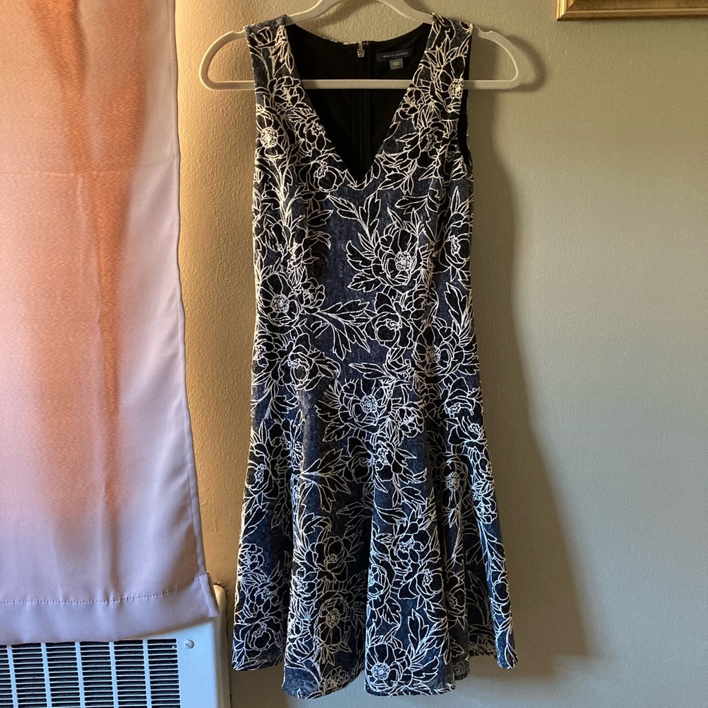 Tommy Hilfiger Drop Waist Knee Length Dress Blue/White Floral Lace Size 2